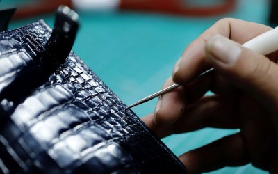 HOW TO CREATE A PERFECT REPLICA HANDBAG