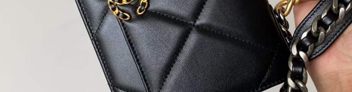 CHANEL 19 BAG REPLICA : EXPERIENCE ELEGANCE  & QUALITY WITHOUT COMPROMISE