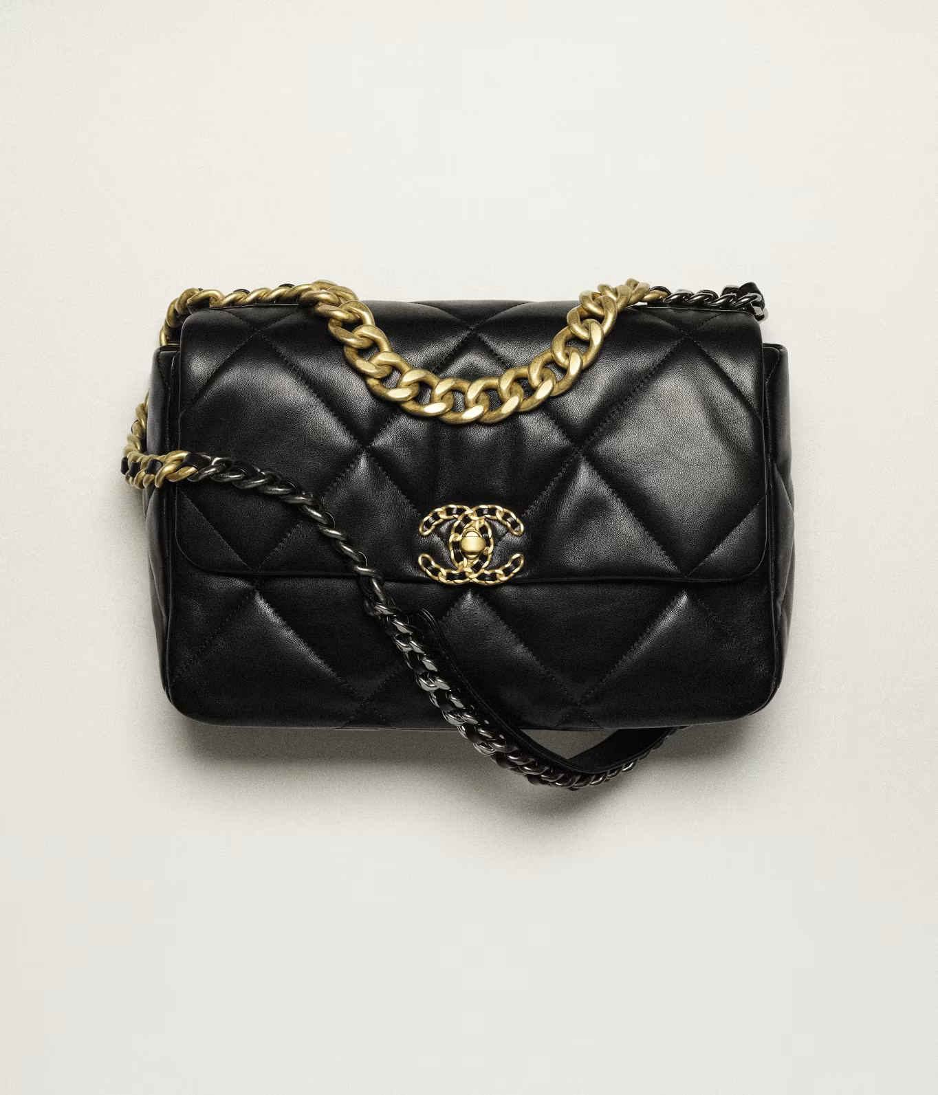 CHANEL 19 LARGE HANDBAG - Shiny Lambskin