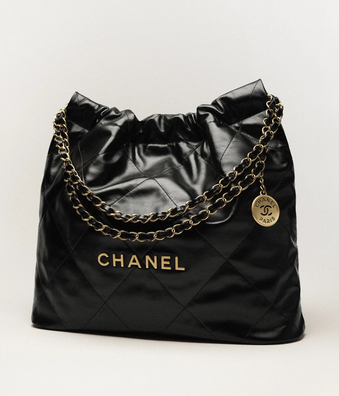 CHANEL 22 HANDBAG - Shiny Calfskin