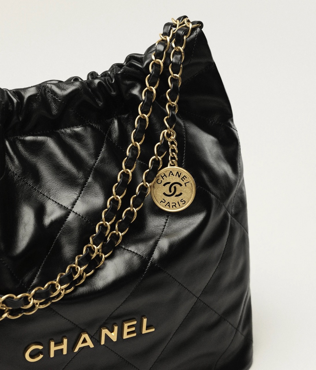 CHANEL 22 HANDBAG - Shiny Calfskin