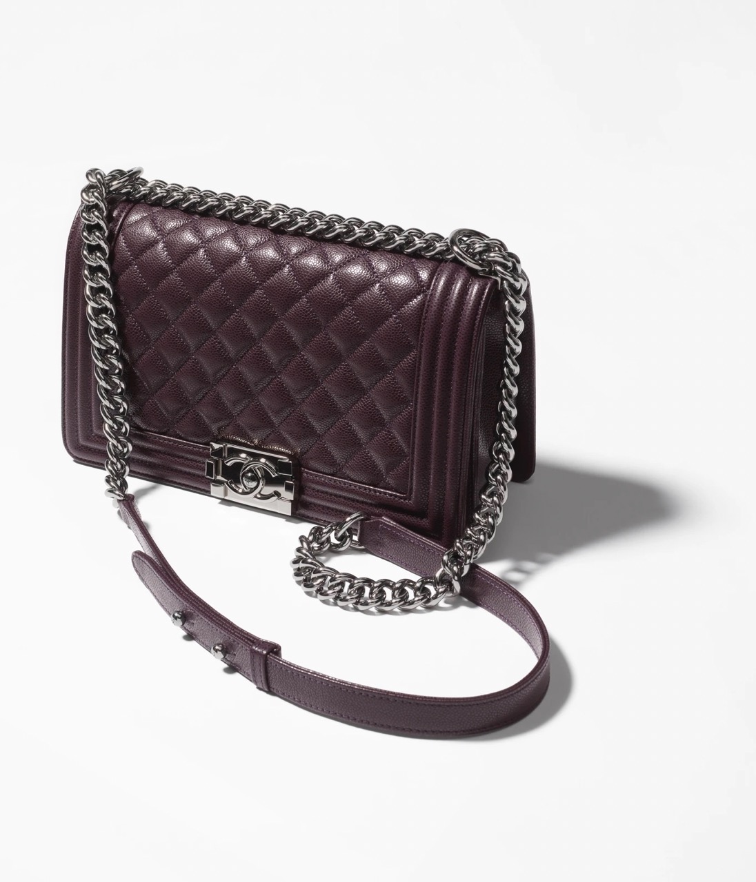 CHANEL BOY CHANEL HANDBAG - Calfskin