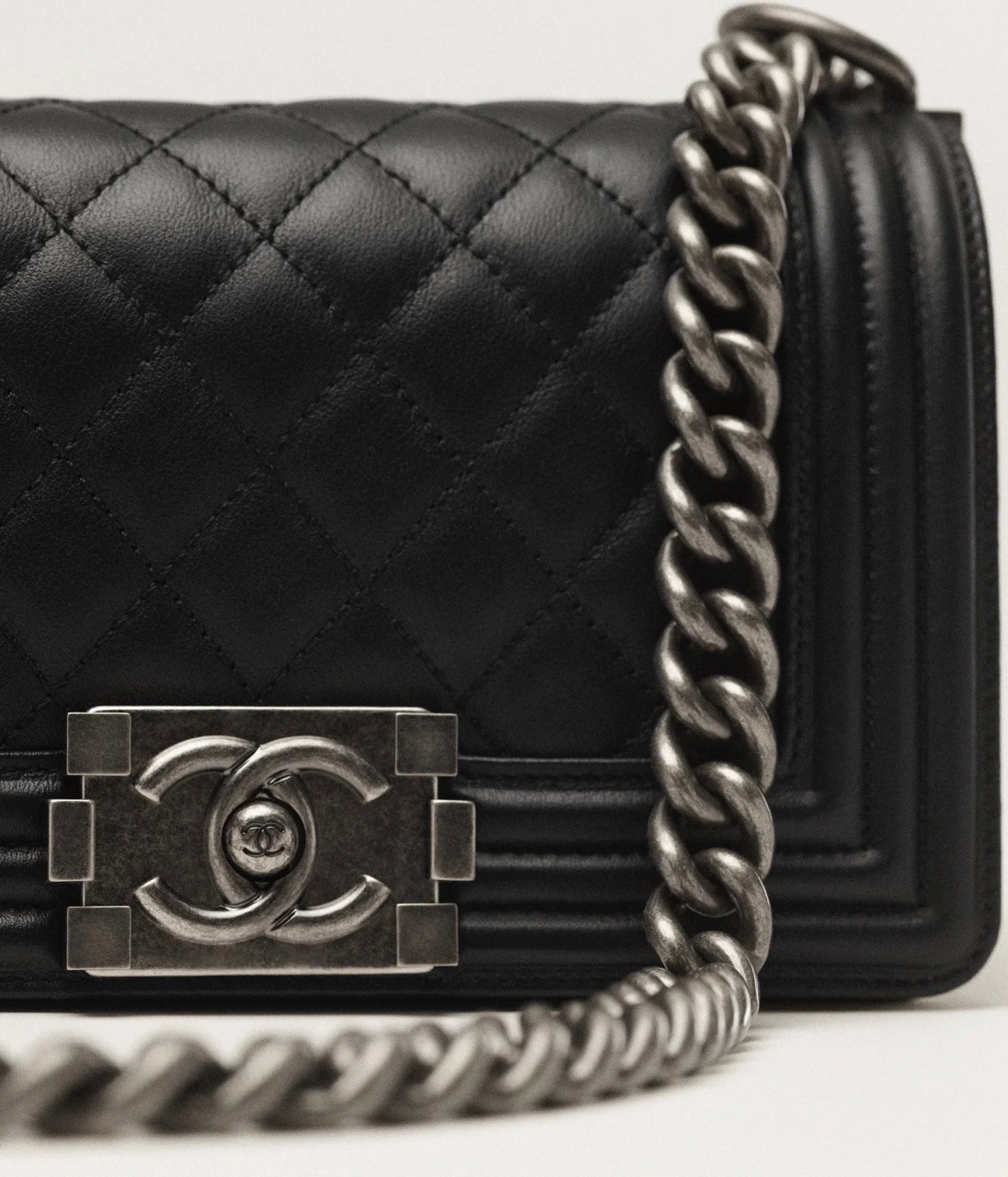 CHANEL SMALL BOY CHANEL HANDBAG - Calfskin