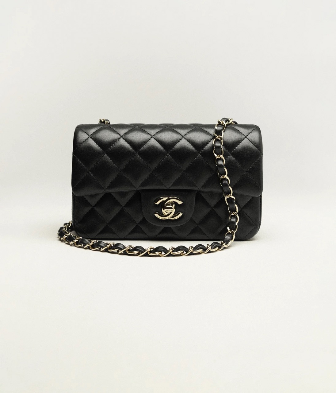 CHANEL MINI CLASSIC HANDBAG - Lambskin