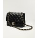 CHANEL MINI CLASSIC HANDBAG - Lambskin (13.5 × 17 × 8 cm)