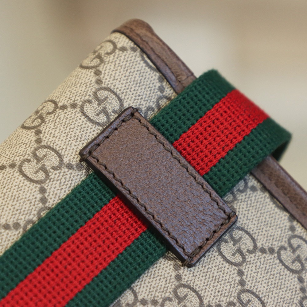 GUCCI NEO VINTAGE GG SUPREME BELT BAG