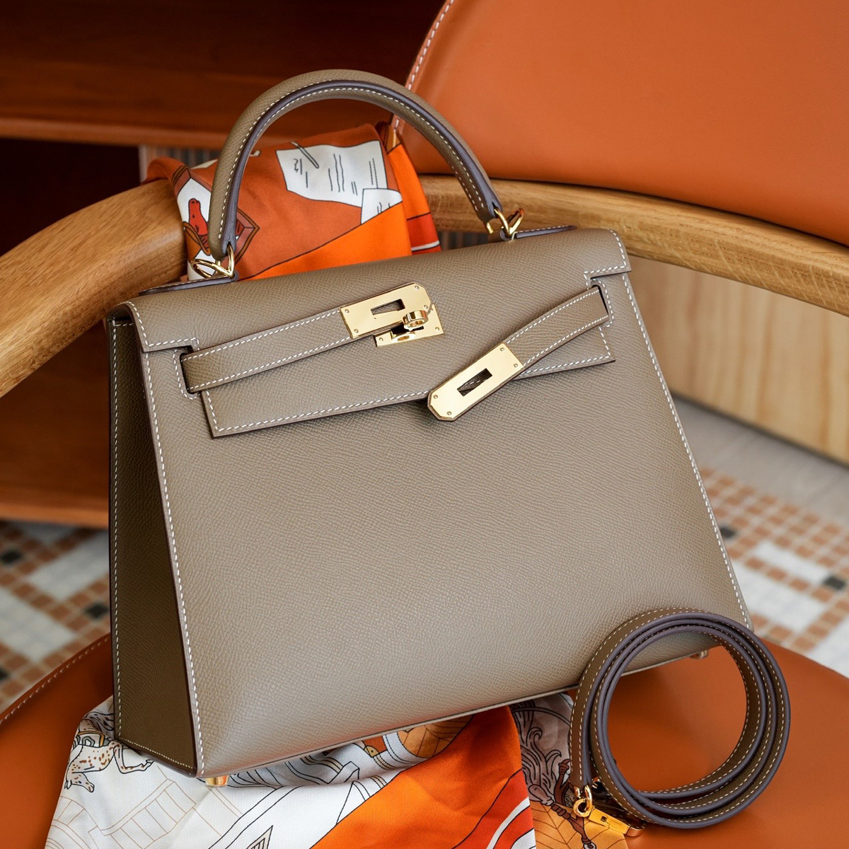 Hermès Kelly 25 Etoupe Epsom with Gold Hardware