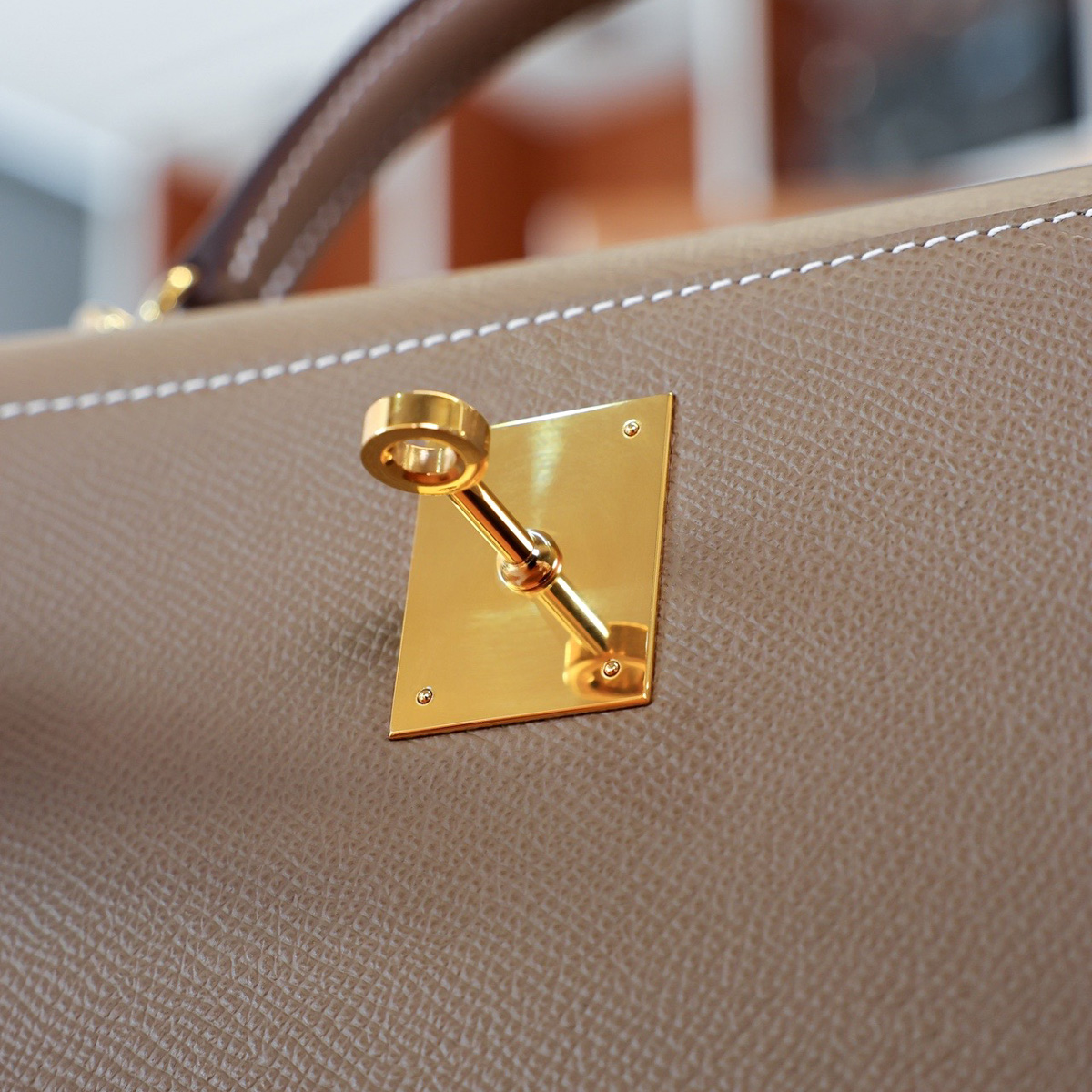 Hermès Kelly 32 Etoupe Epsom with Gold Hardware